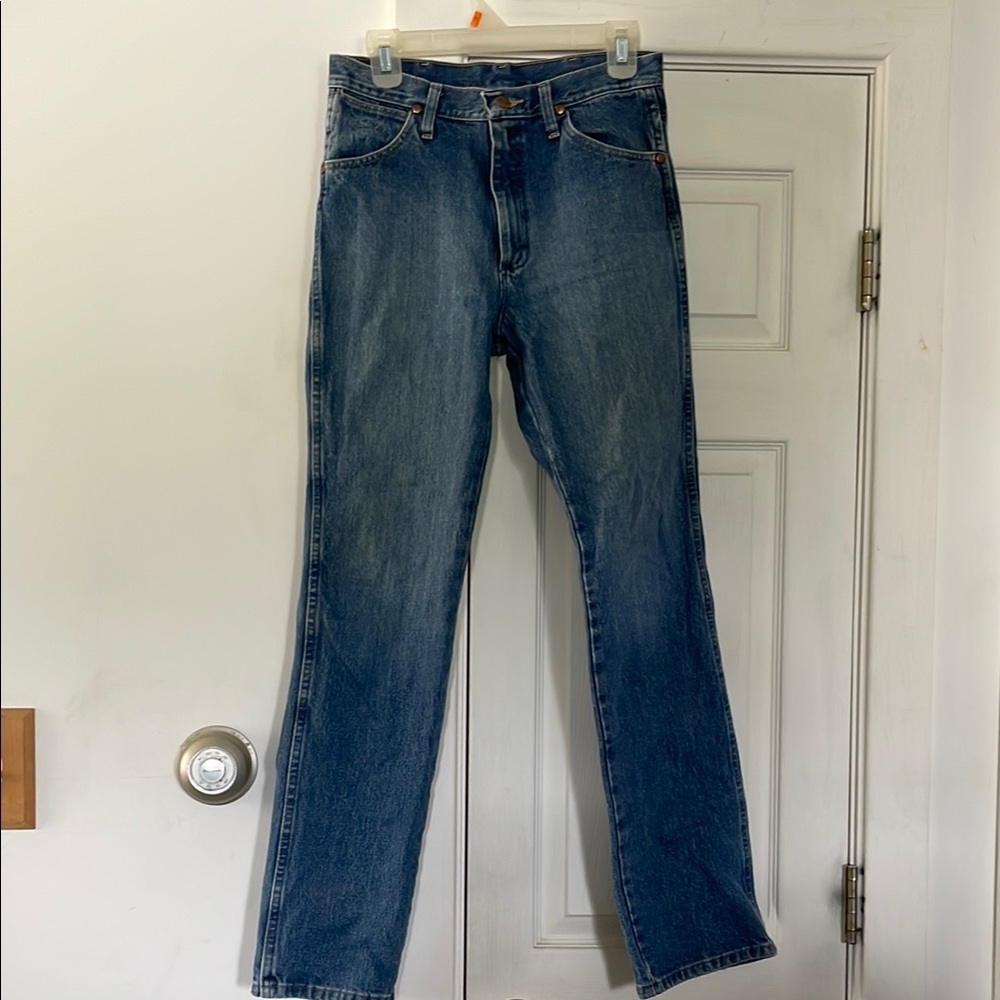 Wrangler Blue Straight-Leg Jeans with Subtle Fading